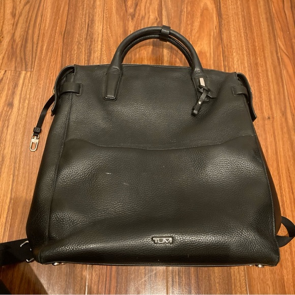 Tumi Stanton Safra Black Leather convertible Bagpack Unisex. main image 9